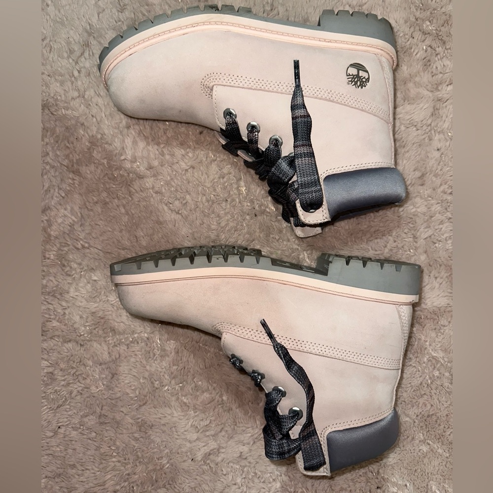 SOLD!! Timberland Pink Waterproof Boots - Picture 2 of 6